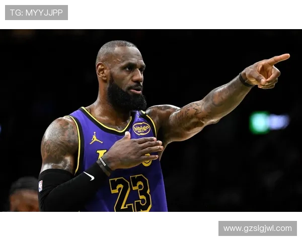 詹姆斯领衔湖人迎战勇士季前赛首战 伤病情况成为焦点